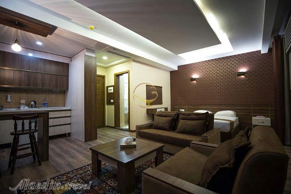 سوئیت چهار نفره هتل سه ستاره کتیبه همدان | علاءالدین تراول