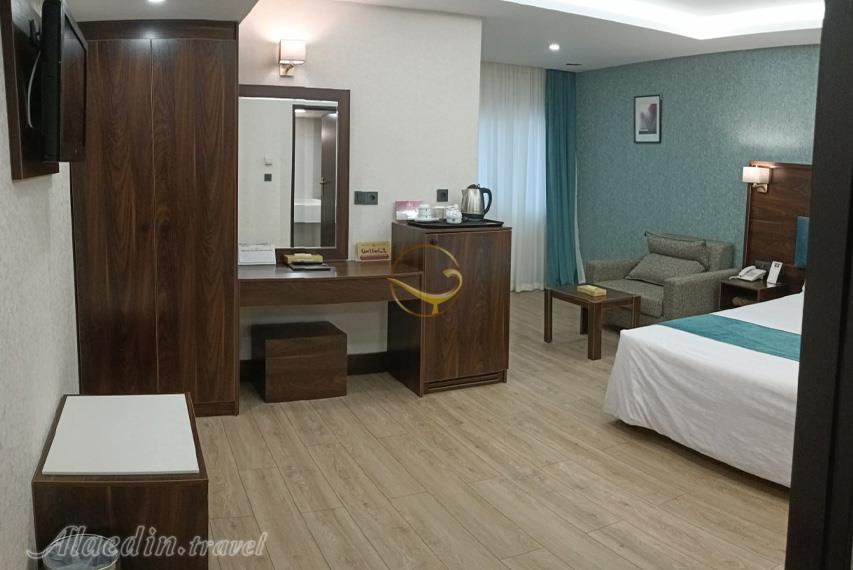 هتل عالی قاپو اصفهان | علاءالدین تراول