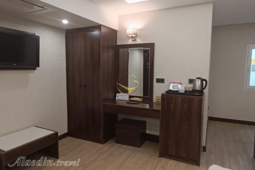 هتل عالی قاپو اصفهان | علاءالدین تراول