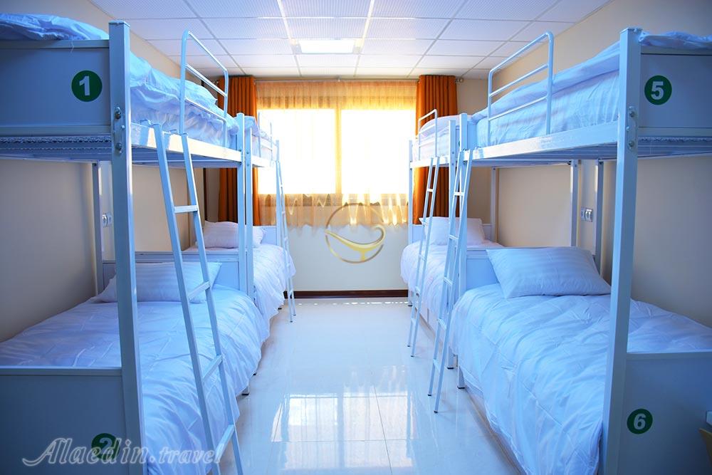 مهمانپذیر بید اصفهان | علاءالدین تراول