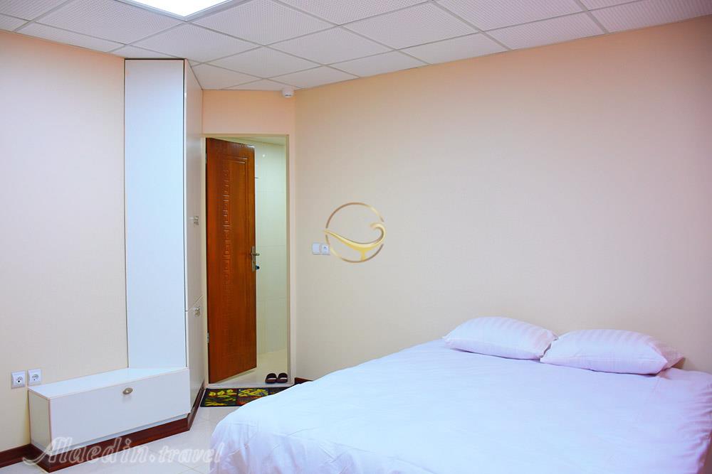 مهمانپذیر بید اصفهان | علاءالدین تراول