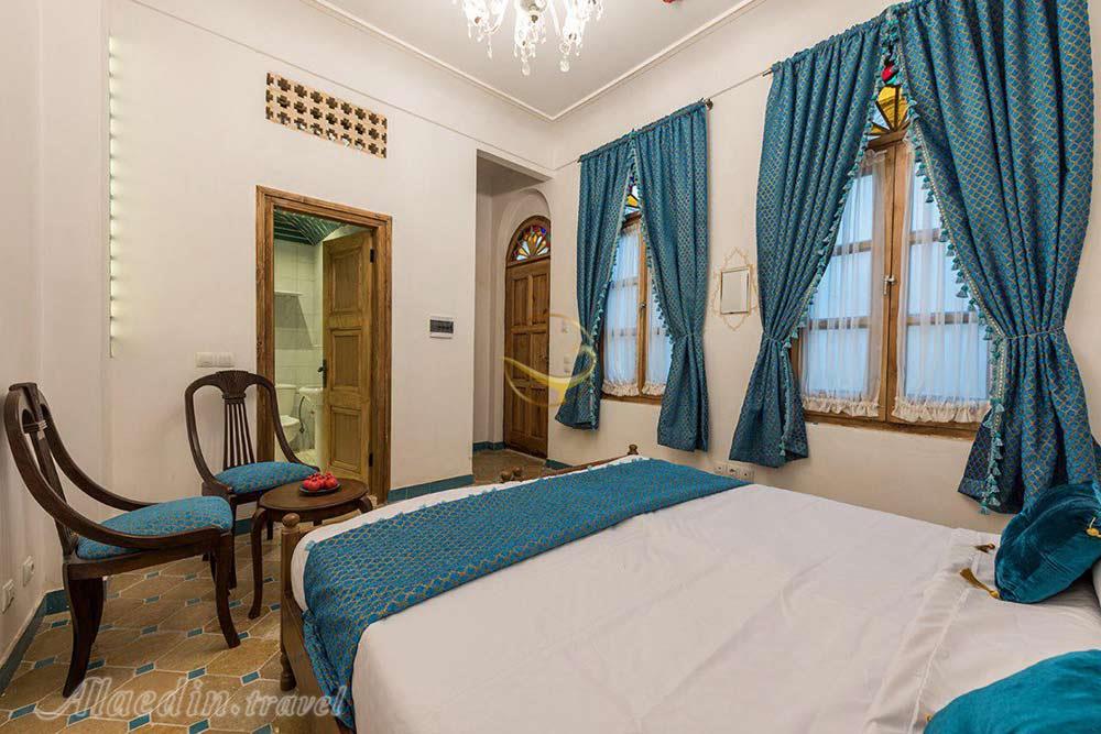 اتاق دبل هتل 4 ستاره خانه تاریخی قصر منشی اصفهان | علاءالدین تراول