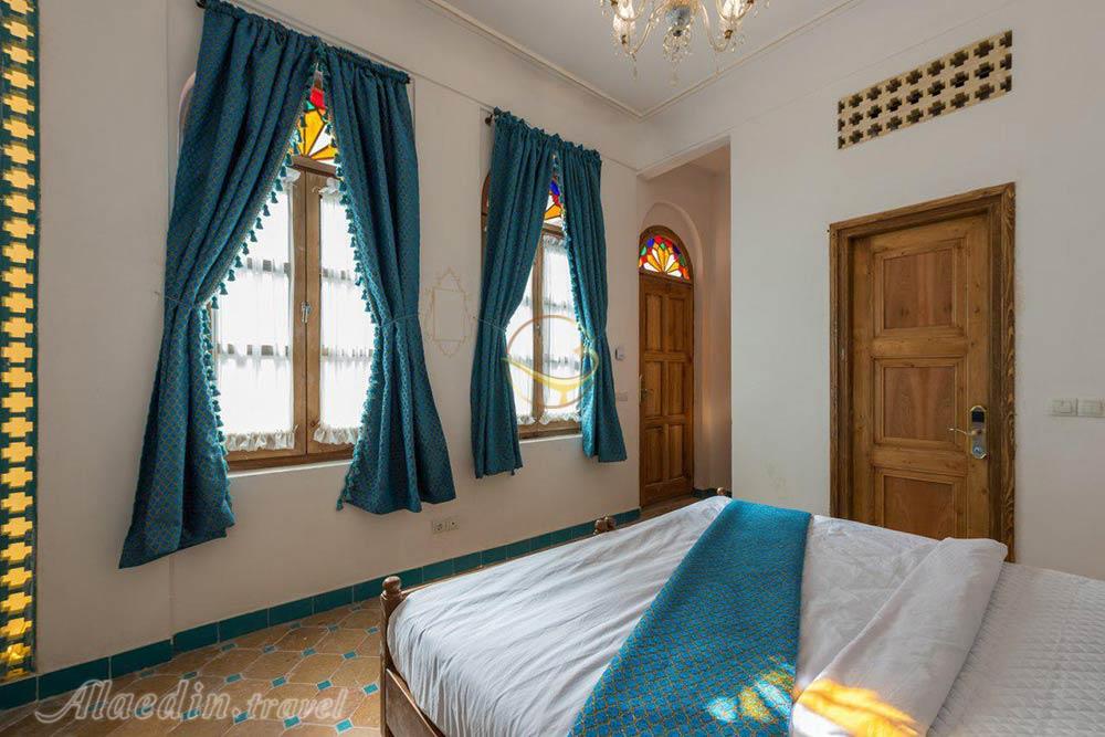 اتاق دبل هتل 4 ستاره خانه تاریخی قصر منشی اصفهان | علاءالدین تراول