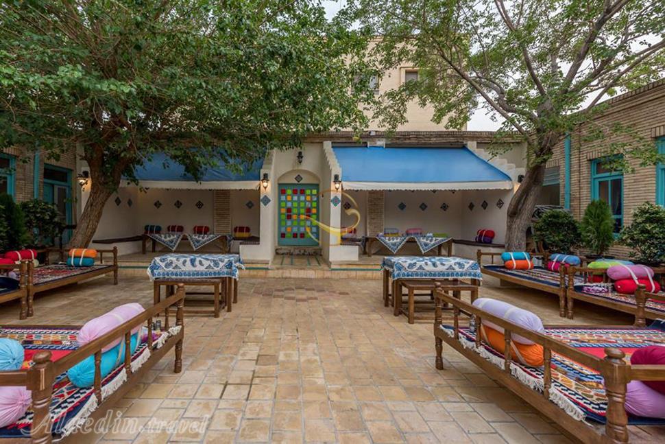 هتل سنتی هاتف در اصفهان | علاءالدین تراول