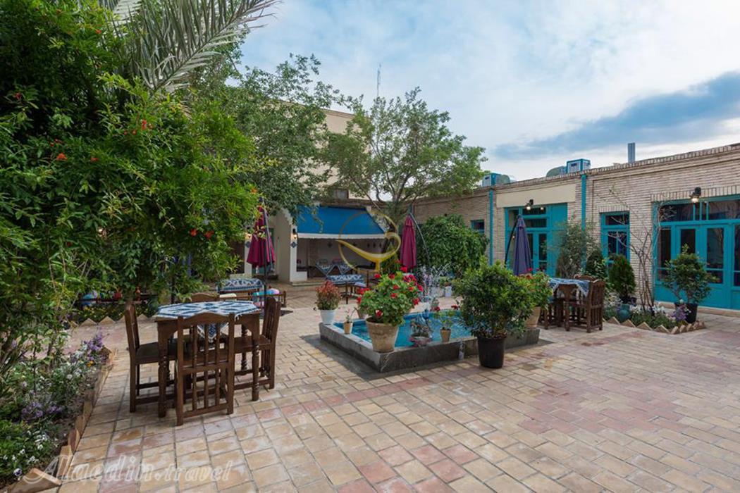 هتل سنتی هاتف در اصفهان | علاءالدین تراول