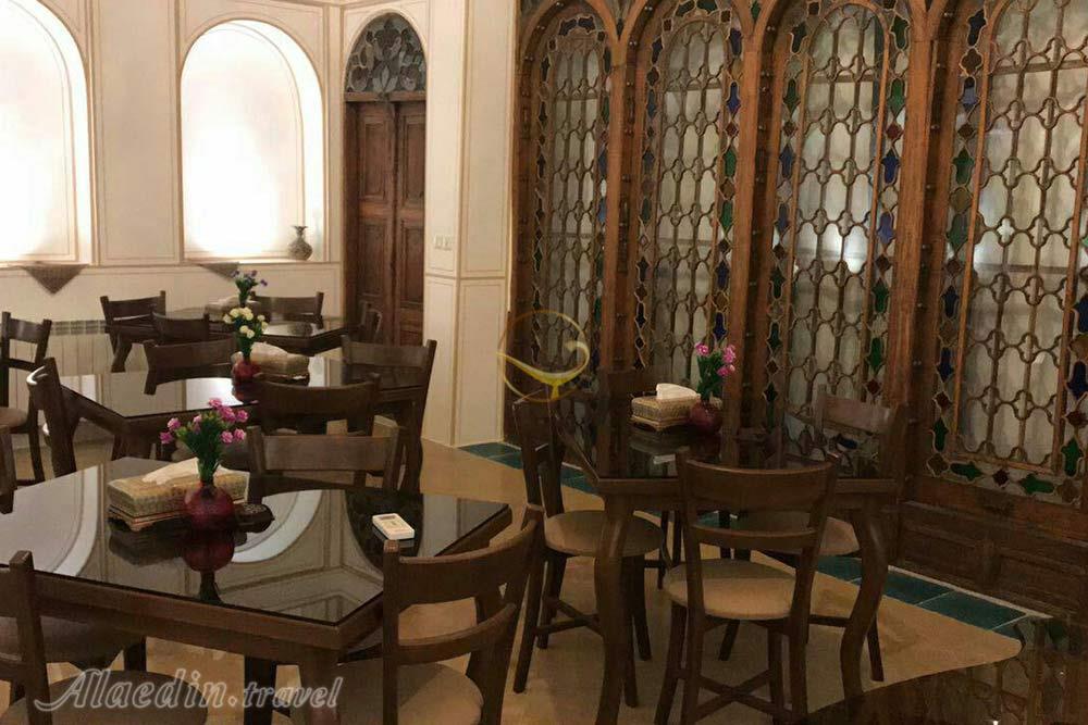 رستوران خانه سنتی ایروانی اصفهان | علاءالدین تراول