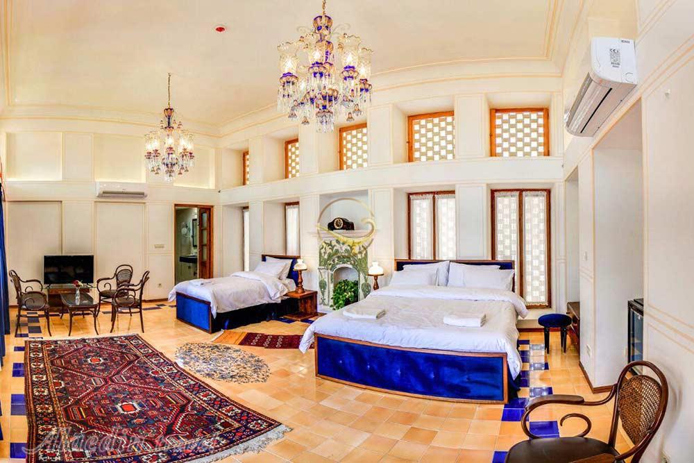 اتاق سه تخته هتل 4 ستاره کریاس اصفهان | علاءالدین تراول