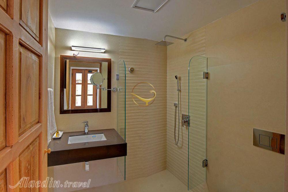 سرویس بهداشتی هتل کریاس اصفهان | علاءالدین تراول