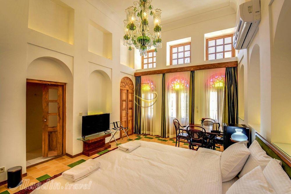 اتاق دبل هتل 4 ستاره کریاس اصفهان | علاءالدین تراول