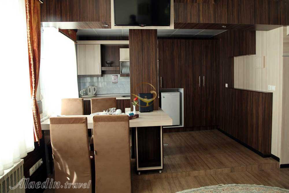 آشپزخانه سوئیت هتل نگین جی اصفهان | علاءالدین تراول