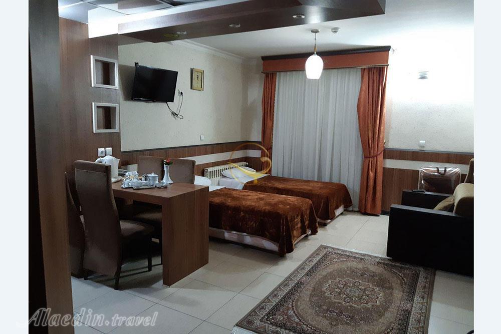 سوئیت دو تخته تویین هتل نگین جی اصفهان | علاءالدین تراول