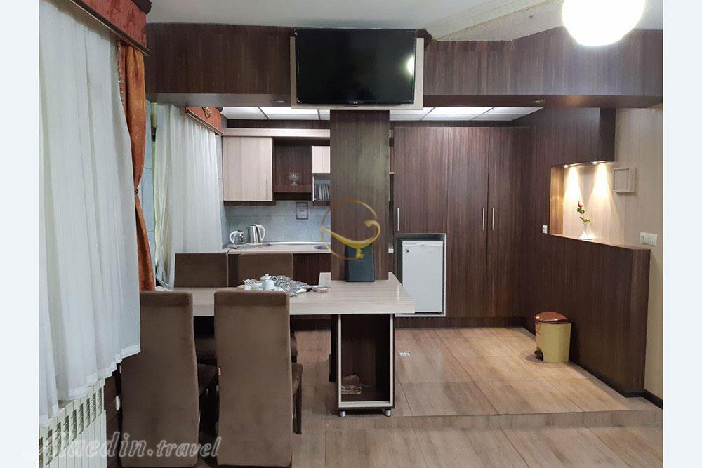 آشپزخانه سوئیت هتل نگین جی اصفهان | علاءالدین تراول