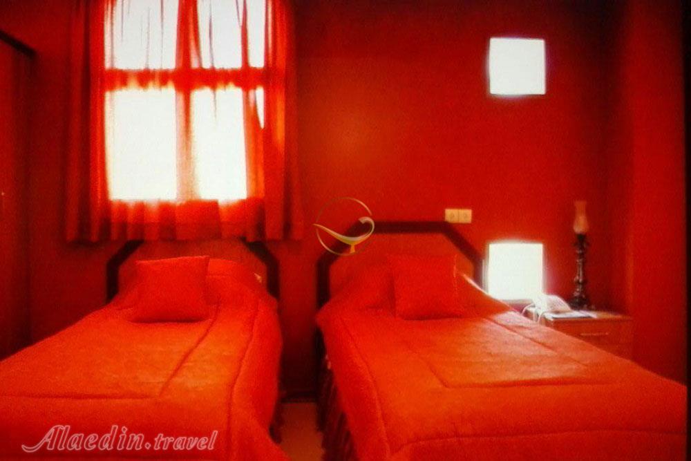 اتاق دوتخته تویین هتل 3 ستاره پارتیکان اصفهان | علاءالدین تراول