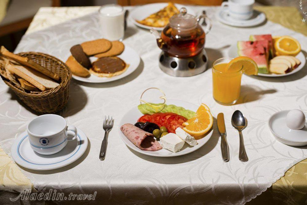 صبحانه هتل 4 ستاره پیروزی اصفهان | علاءالدین تراول