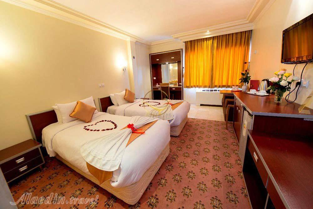 اتاق تویین هتل 4 ستاره پیروزی اصفهان | علاءالدین تراول
