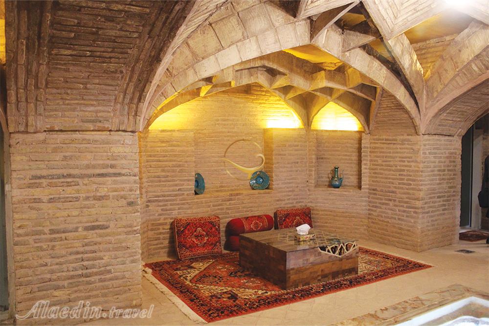 هتل بوتیک کاخ سرهنگ اصفهان| علاءالدین تراول