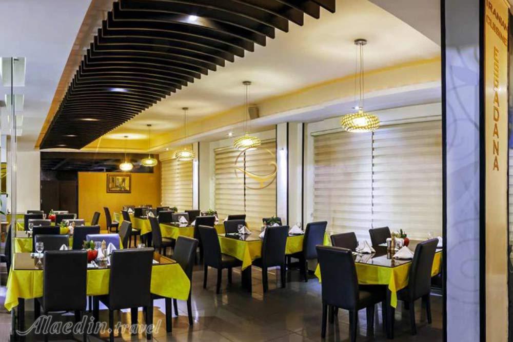 رستوران هتل 3 ستاره اسپادانا اصفهان | علاءالدین تراول