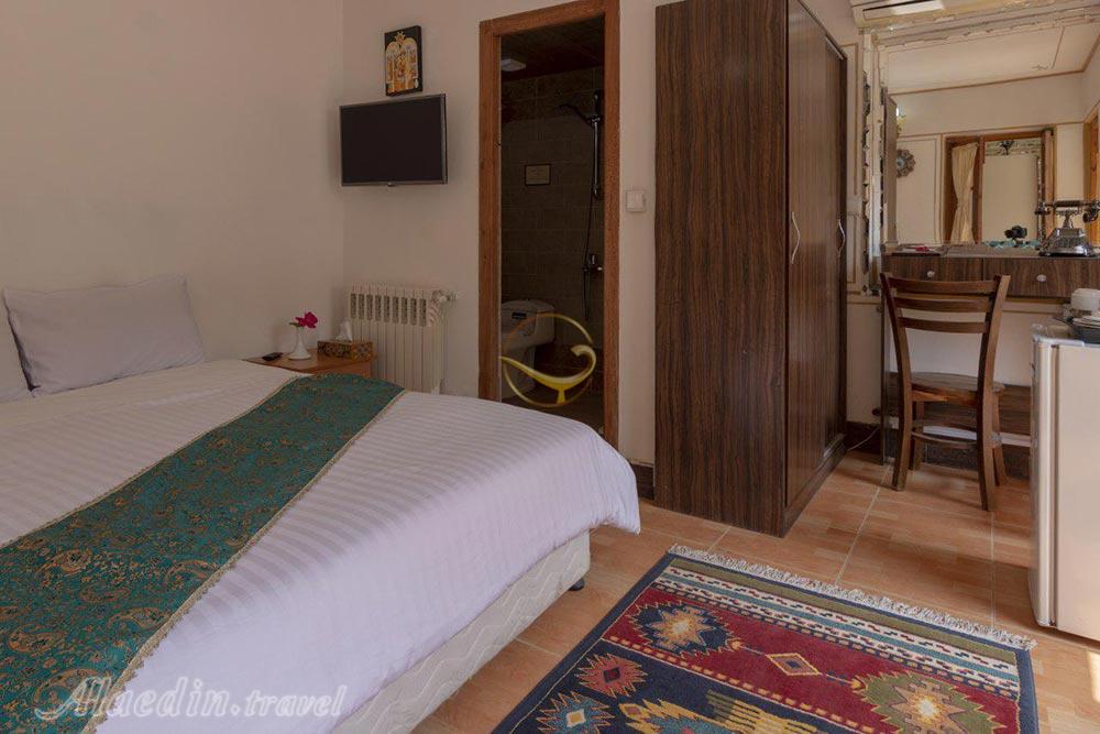 اتاق دو تخته سنتی طلوع خورشید اصفهان | علاءالدین تراول