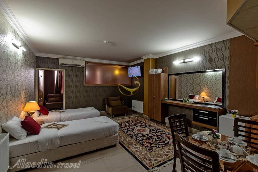 هتل زنده رود اصفهان (یاقوت سابق) | علاالدین تراول