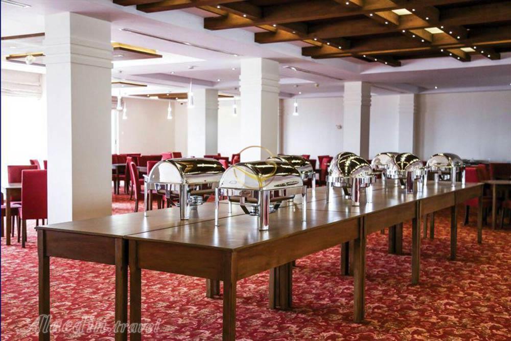 رستوران های هتل باران نور ایزدشهر | علاءالدین تراول