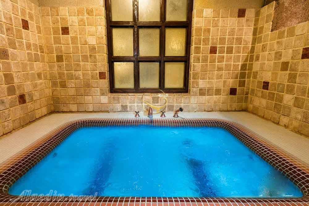 جکوزی هتل 5 ستاره صخره ای لاله کندوان | علاءالدین تراول