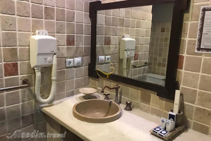 سرویس بهداشتی و حمام هتل 5 ستاره صخره ای لاله کندوان | علاءالدین تراول