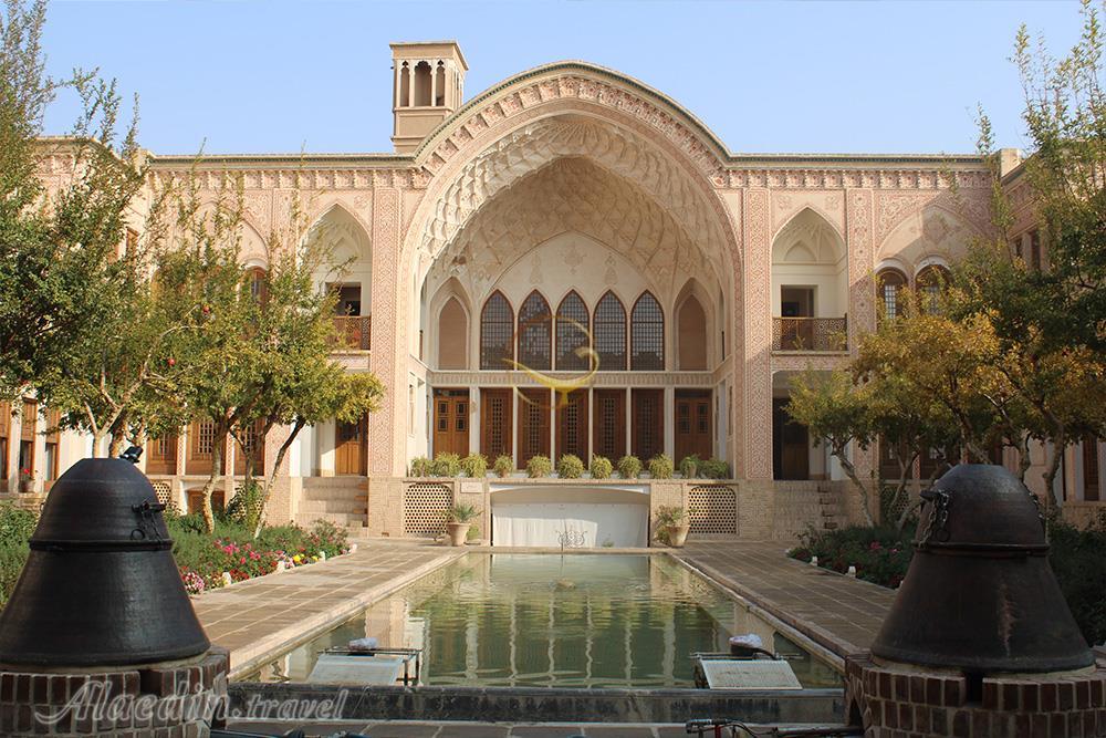 هتل عامری‌ها کاشان | علاءالدین تراول