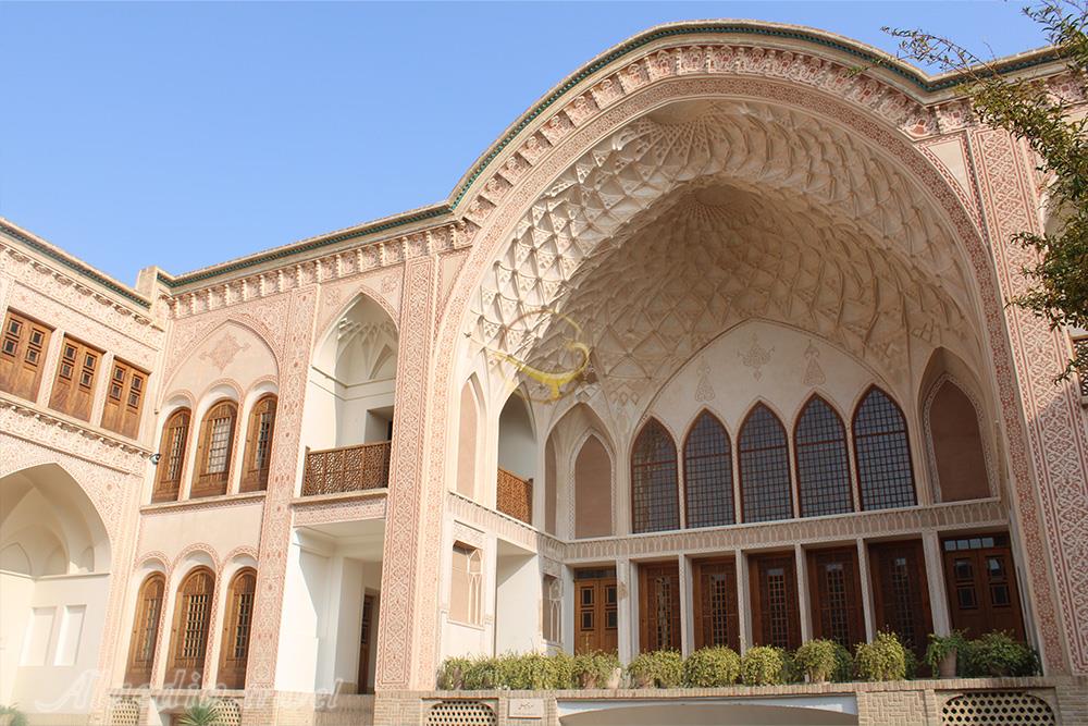 هتل عامری‌ها کاشان | علاءالدین تراول