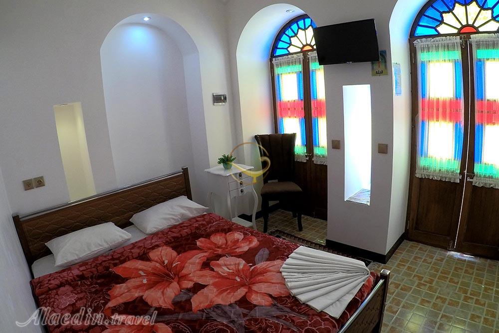 هتل سنتی آمیرزا کاشان | علاءالدین تراول