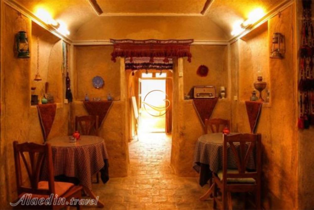 رستوران اقامتگاه بوم گردی خانه صفا آران و بیدگل | علاءالدین تراول