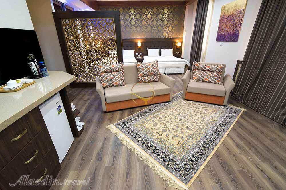 اتاق چهار تخته هتل 3 ستاره ارگ محتشم قمصر کاشان | علاءالدین تراول