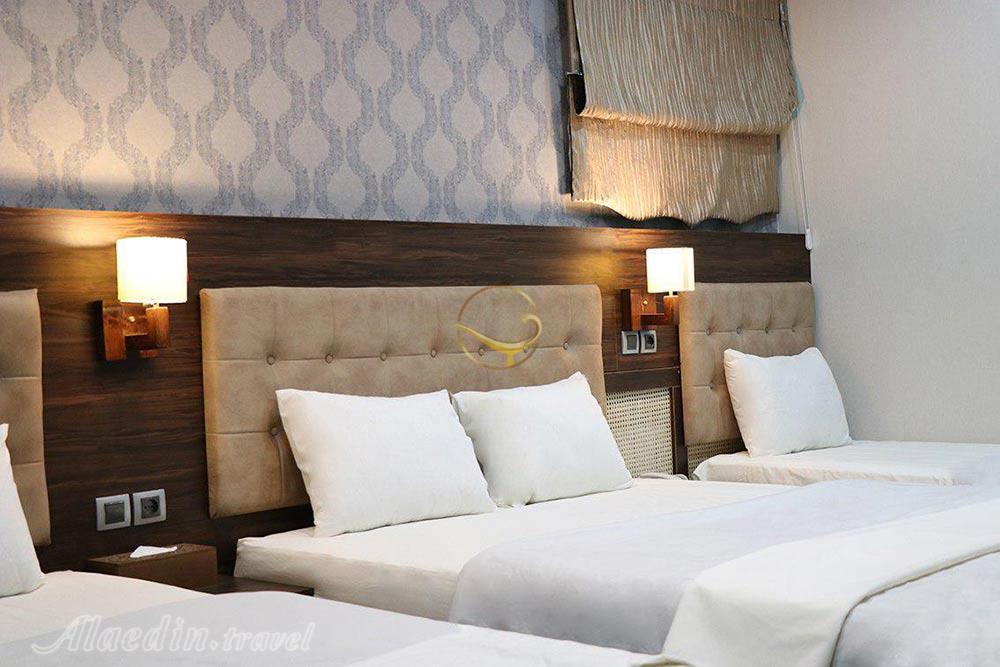 اتاق چهار تخته هتل 3 ستاره ارگ محتشم قمصر کاشان | علاءالدین تراول