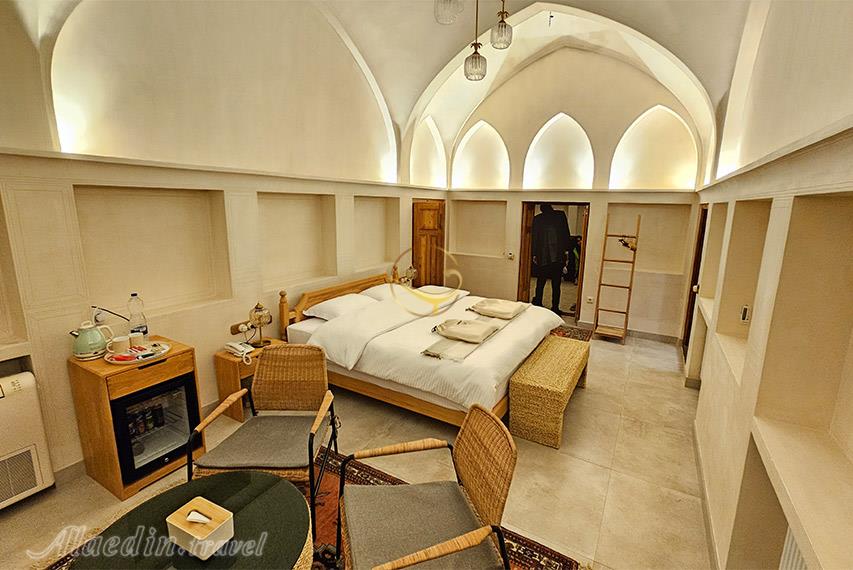 بوتیک هتل بالابان کاشان | علاالدین تراول