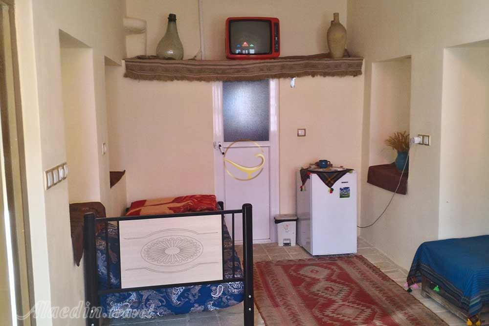 اتاق یک تخته هتل خانه دوست کاشان | علاءالدین تراول