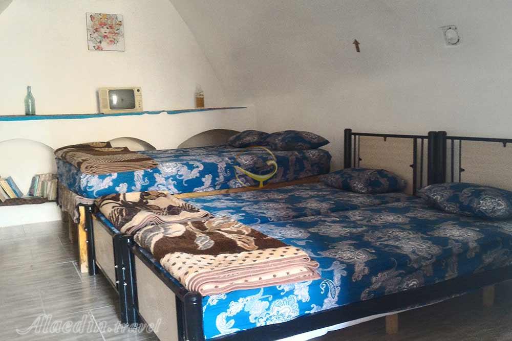 اتاق سه تخته هتل خانه دوست کاشان | علاءالدین تراول