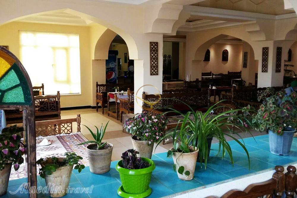 رستوران سنتی مجتمع گردشگری خورشیدی اردهال | علاءالدین تراول