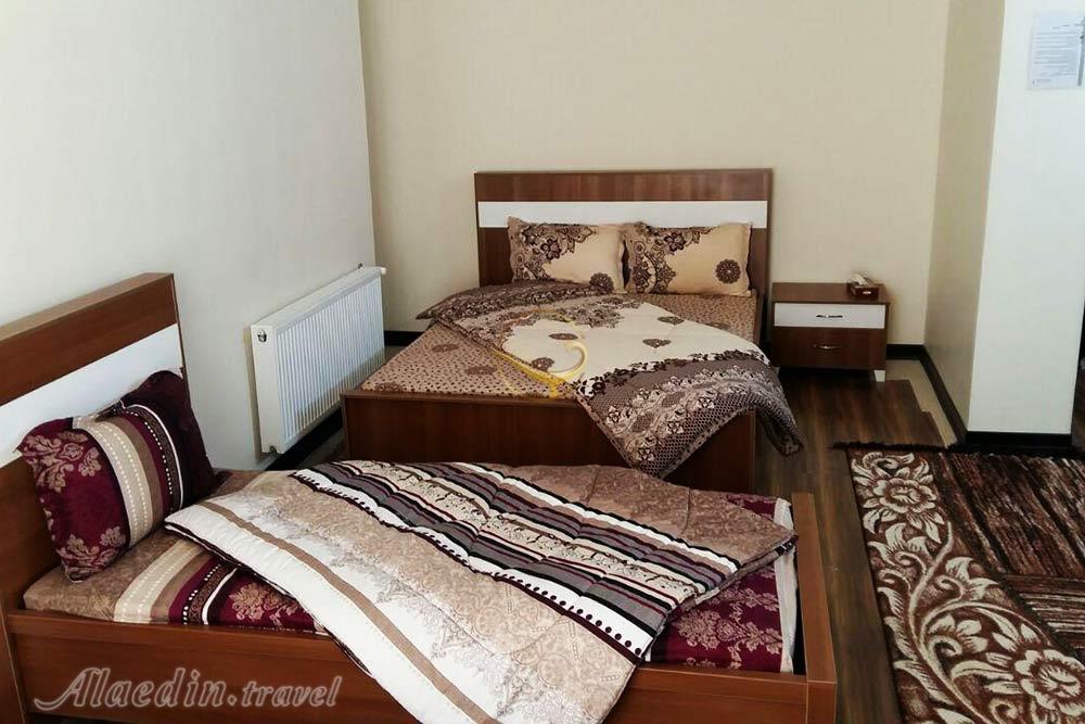 اتاق سه تخته مجتمع گردشگری خورشید اردهال | علاءالدین تراول