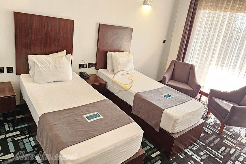 هتل نگارستان کاشان | علاالدین تراول