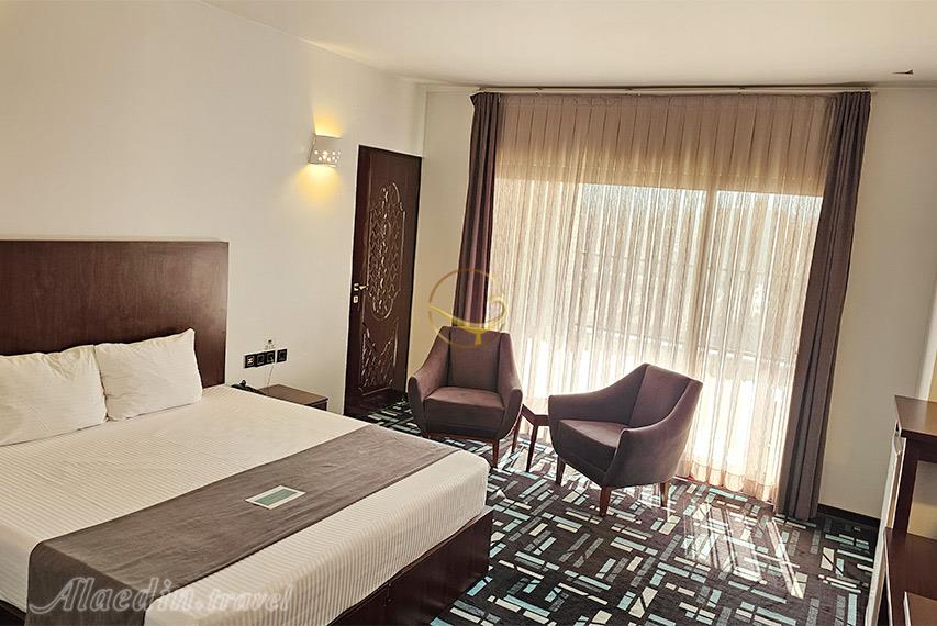 هتل نگارستان کاشان | علاالدین تراول