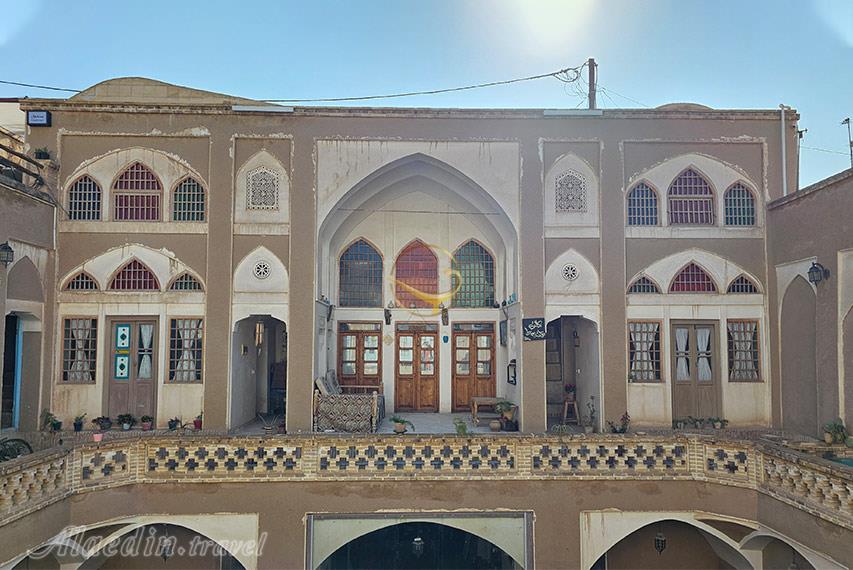 اقامتگاه بوم گردی خانه نقلی کاشان | علاالدین تراول
