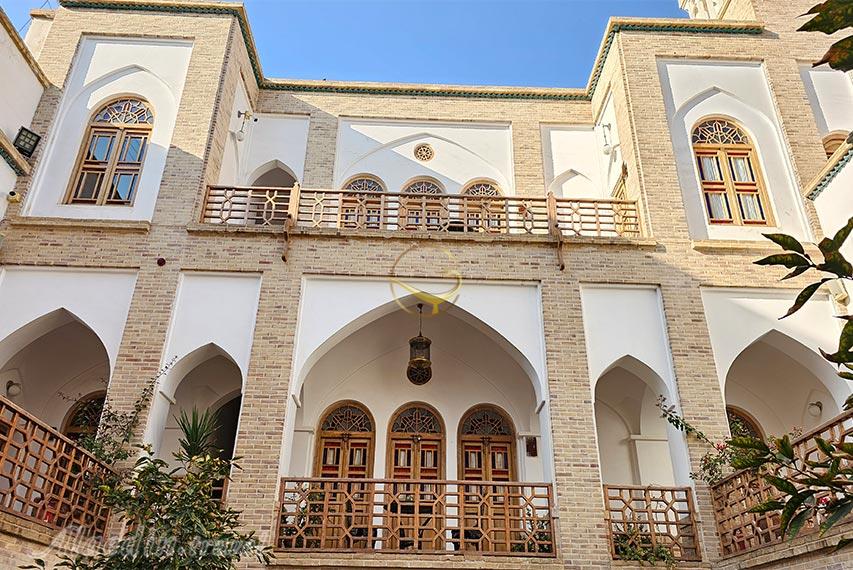 بوتیک هتل سنگ پلوی کاشان | علاالدین تراول