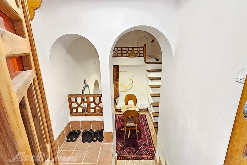 اتاق سینگل بوتیک هتل سنگ پلوی کاشان | علاالدین تراول