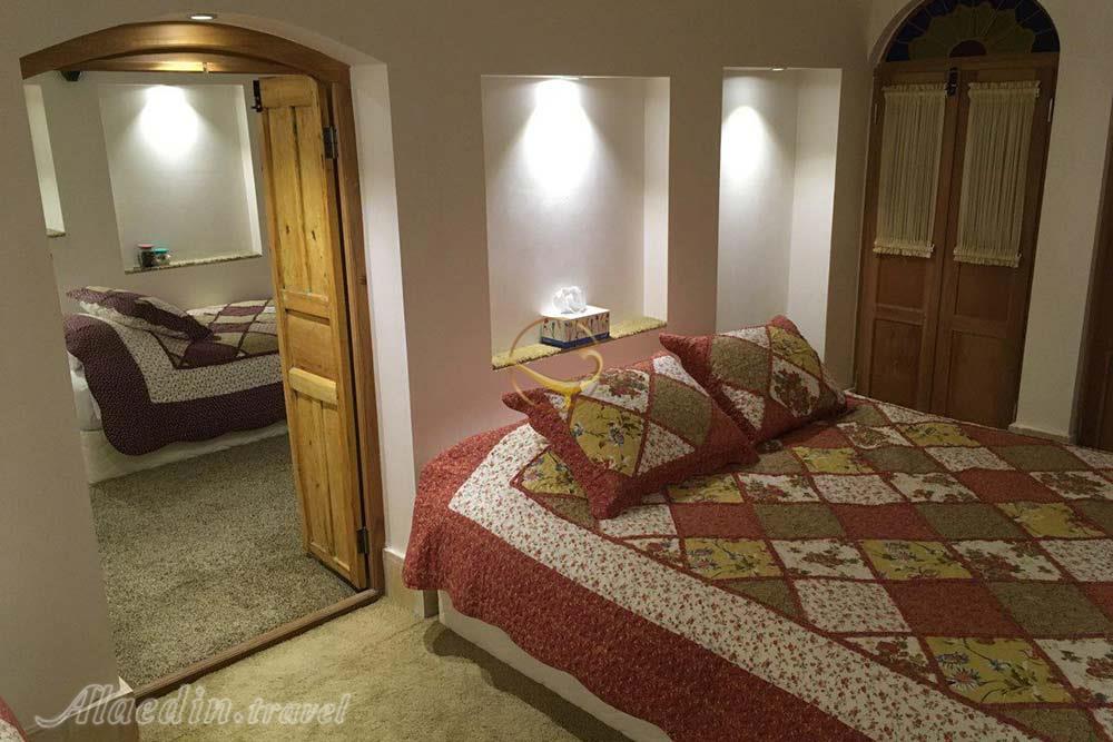 اتاق های اقامتگاه سنتی سرای امیر کاشان | علاءالدین تراول