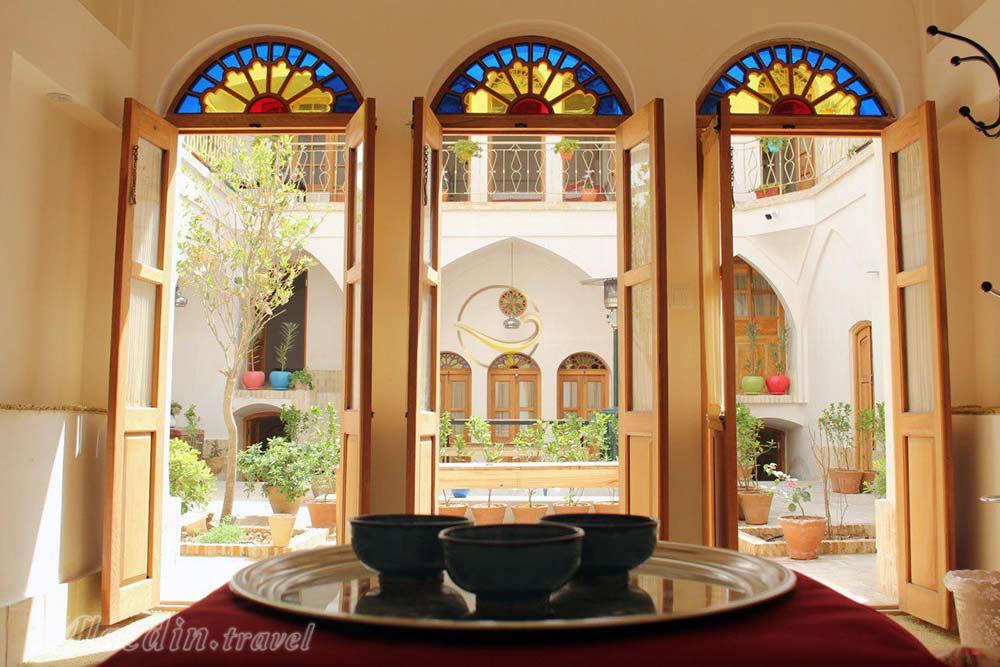 اتاق های اقامتگاه سنتی سرای امیر کاشان | علاءالدین تراول