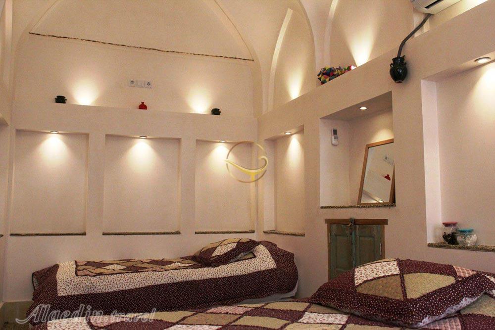 اتاق های اقامتگاه سنتی سرای امیر کاشان | علاءالدین تراول