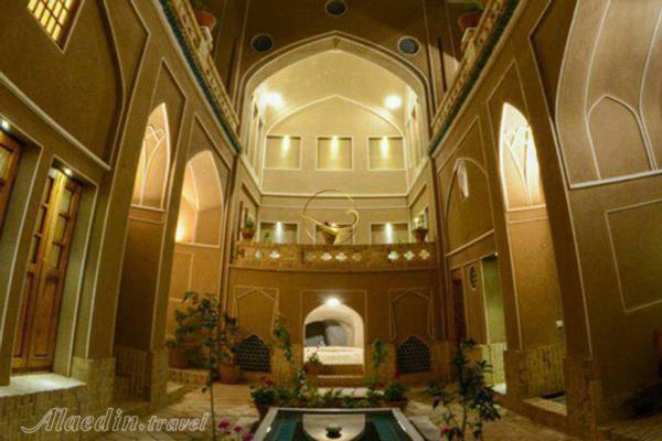اقامتگاه سنتی سروا کاشان