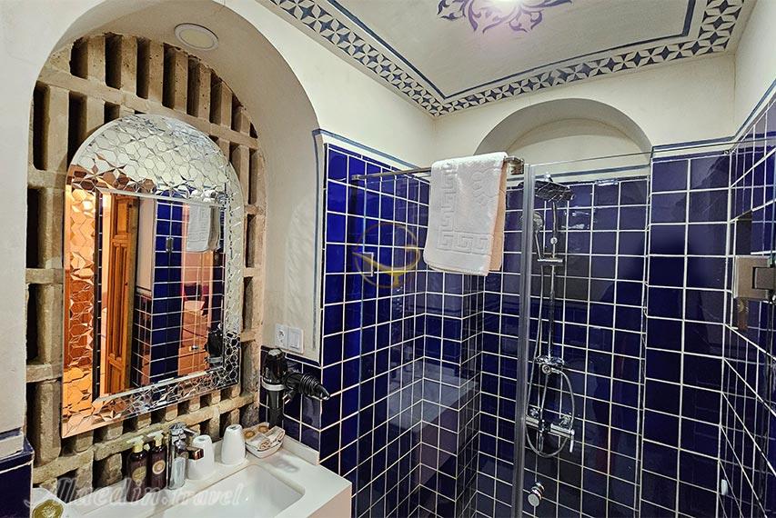 حمام و سرویس یهداشتی بوتیک هتل سوریجان کاشان | علاالدین تراول