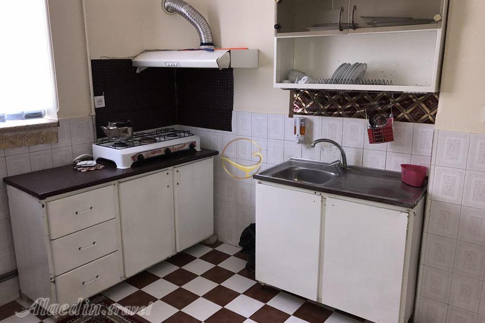 آشپزخانه هتل خانه معلم کاشمر | علاءالدین تراول