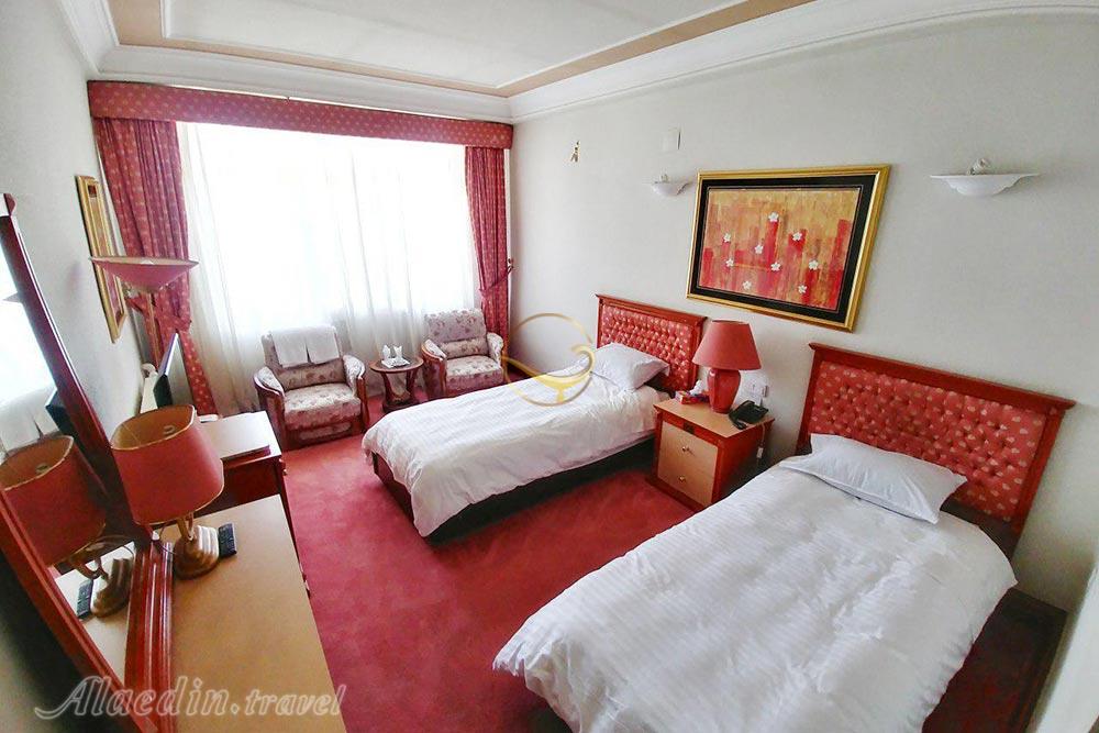 اتاق دو تخته تویین هتل اخوان کرمان | علاءالدین تراول