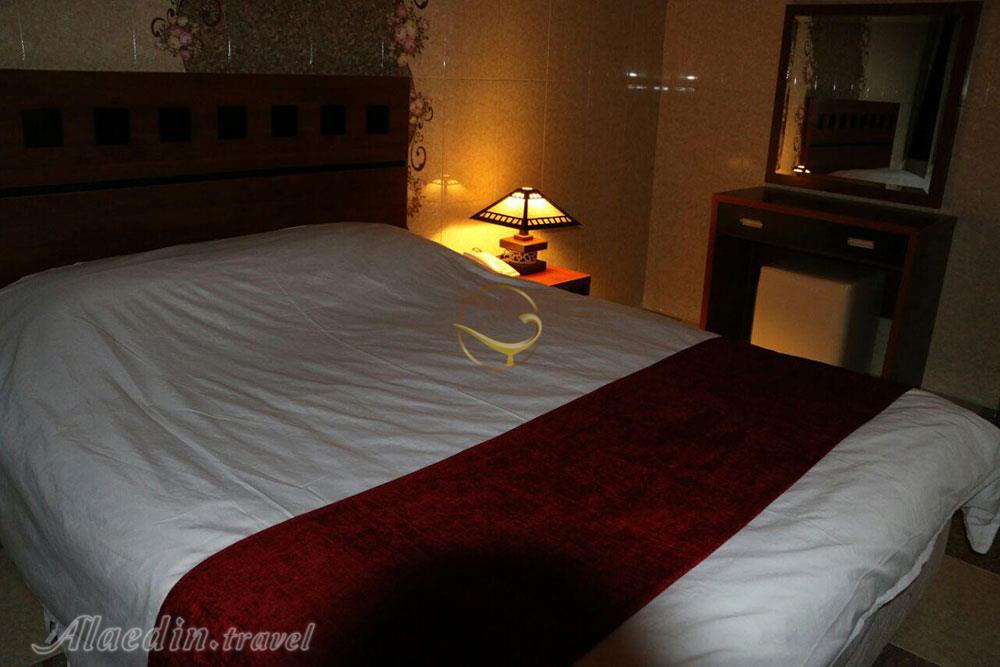 اتاق دبل هتل آپارتمان آسام کرمان | علاءالدین تراول